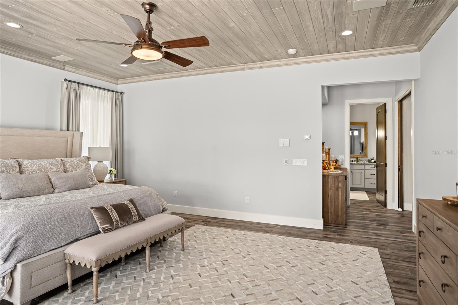 O6130835 Property Photo