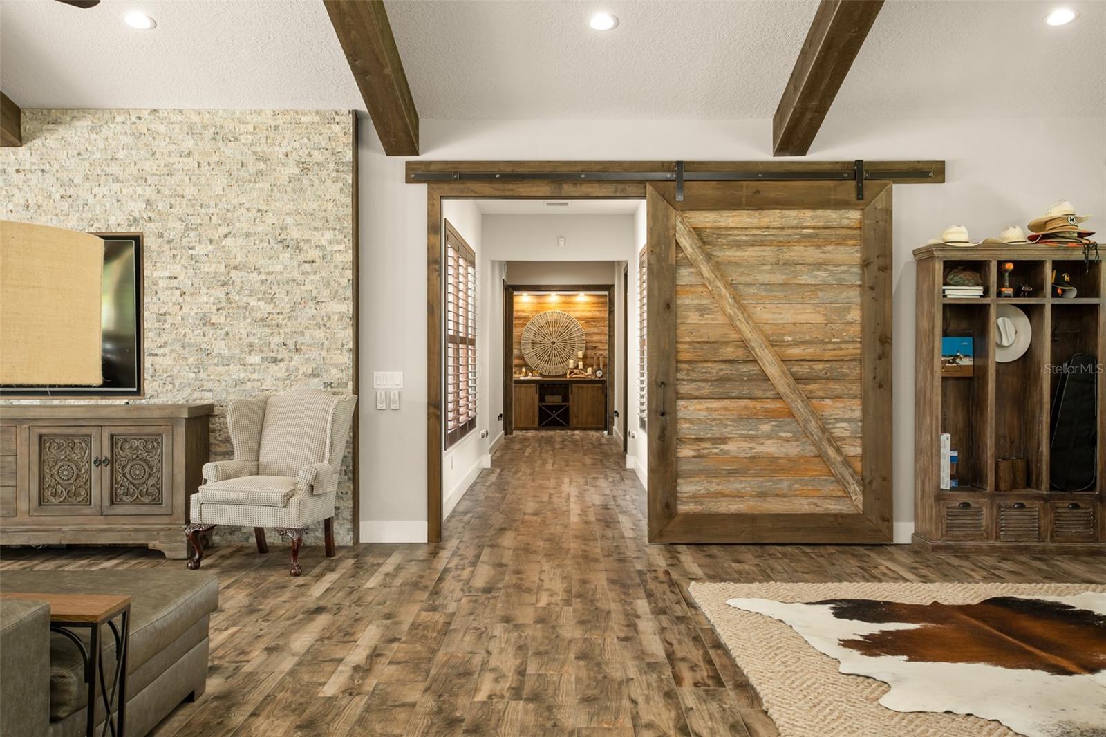 O6130835 Property Photo