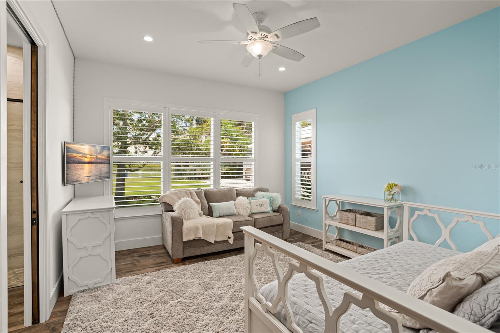 O6130835 Property Photo