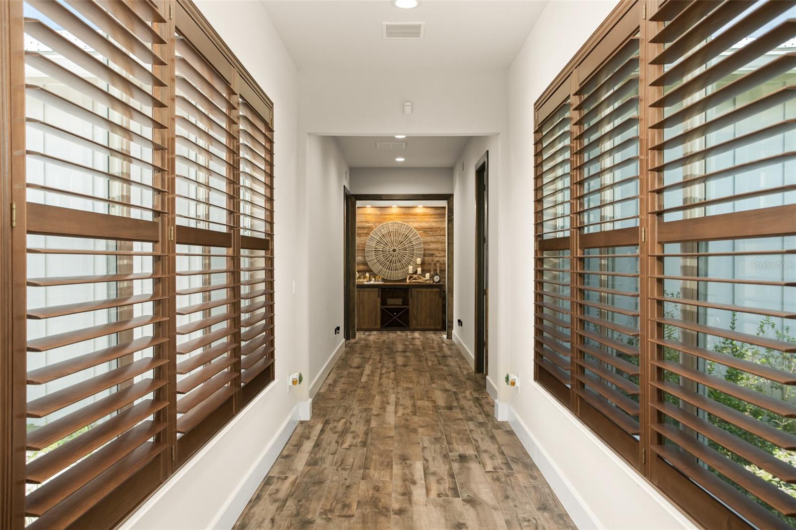 O6130835 Property Photo
