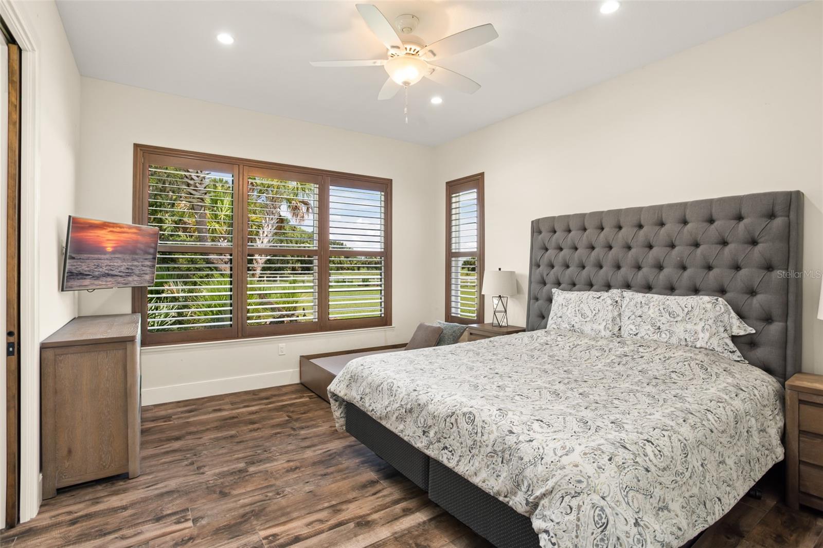 O6130835 Property Photo