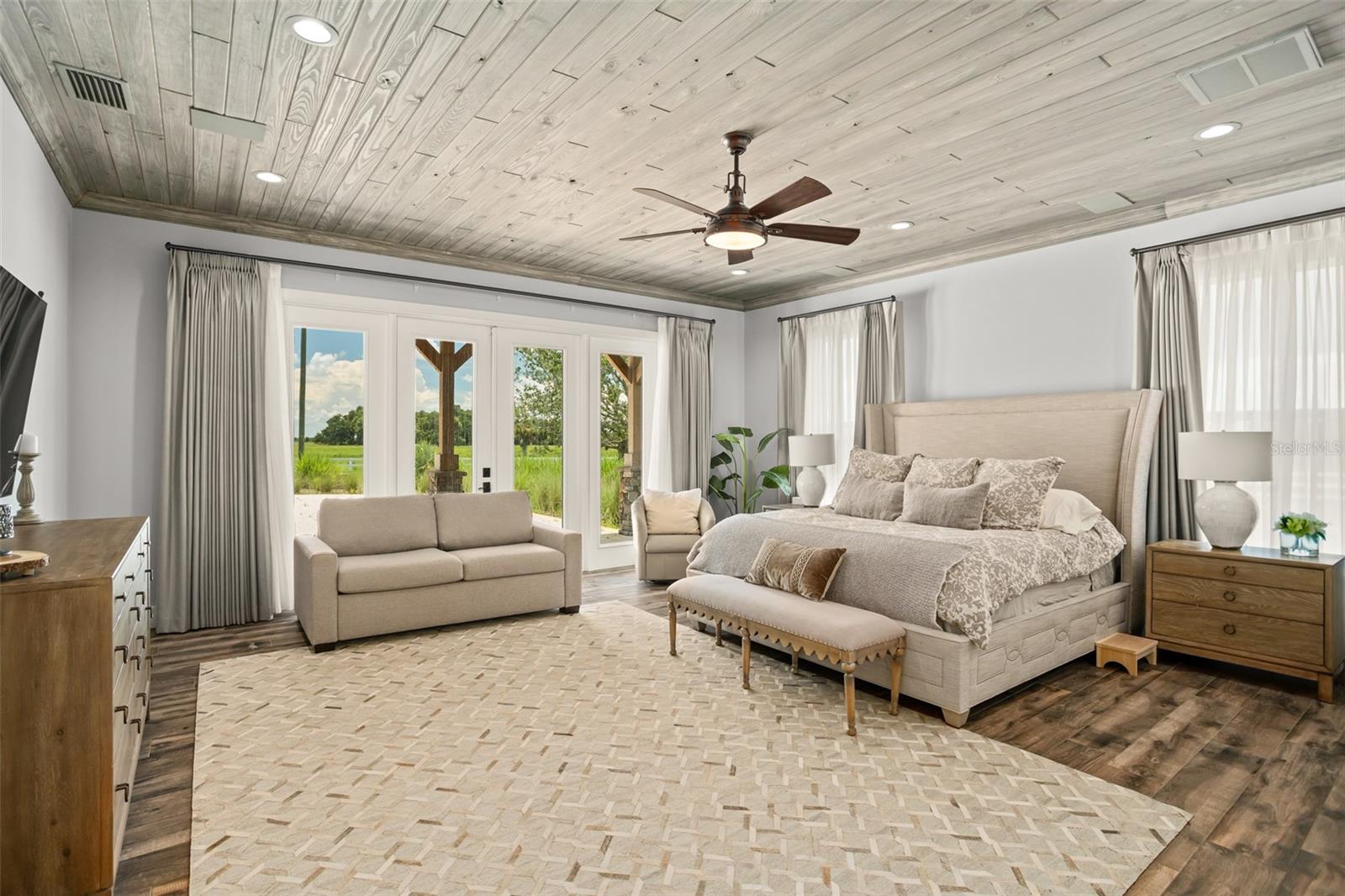 O6130835 Property Photo