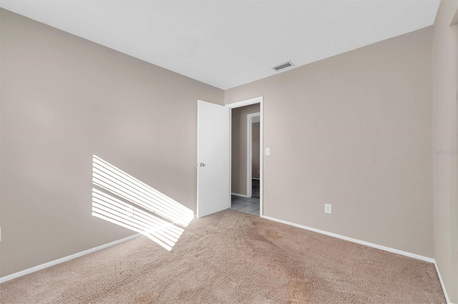 U8225624 Property Photo