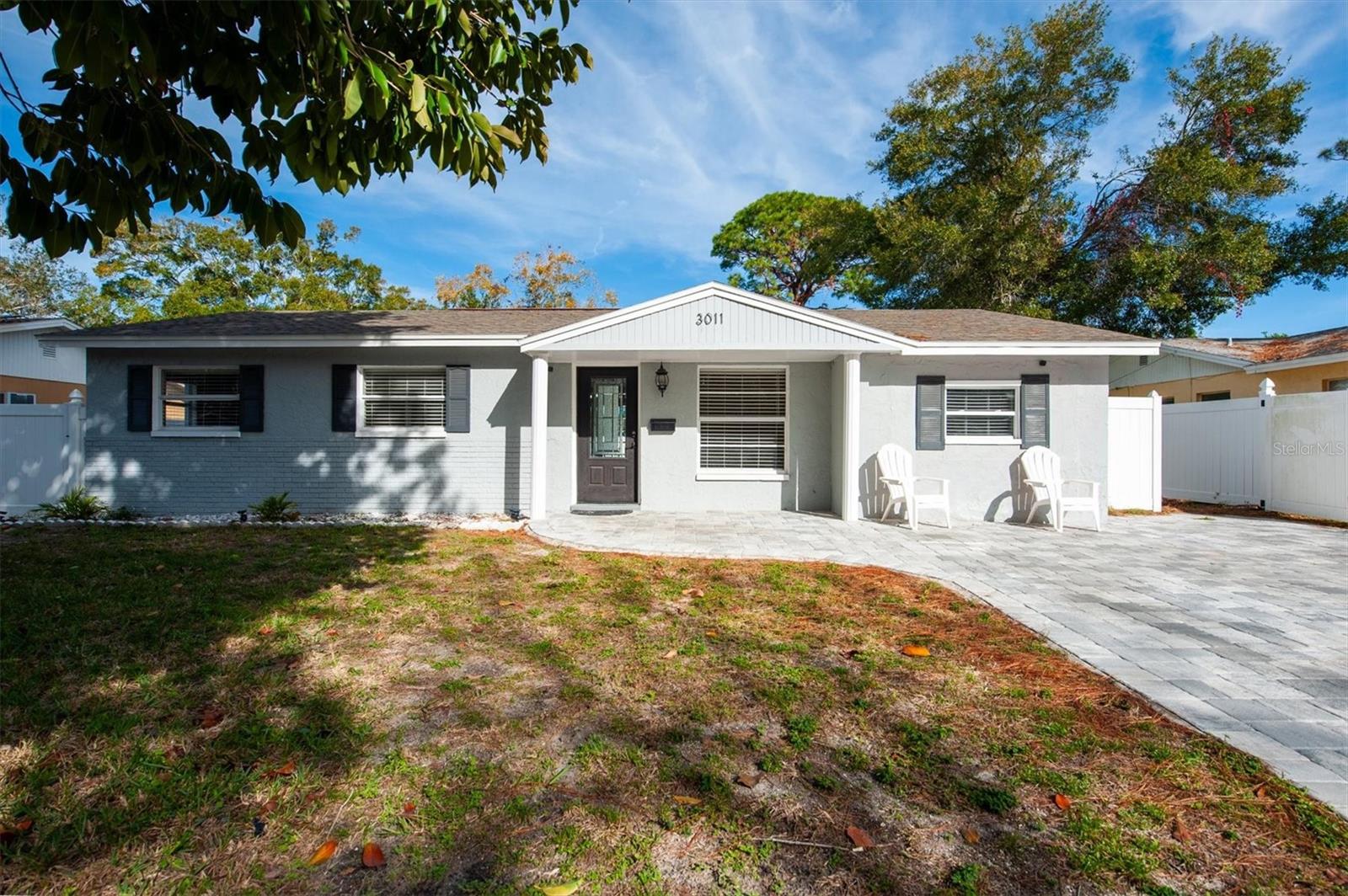 U8225624 Property Photo