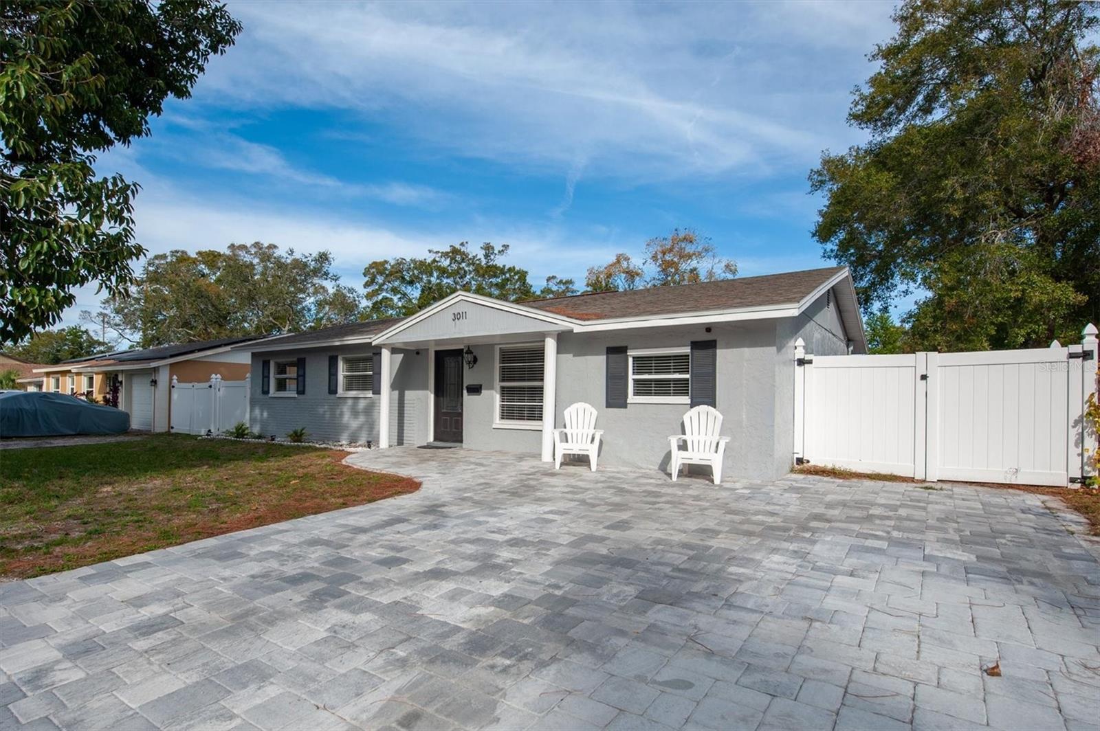U8225624 Property Photo