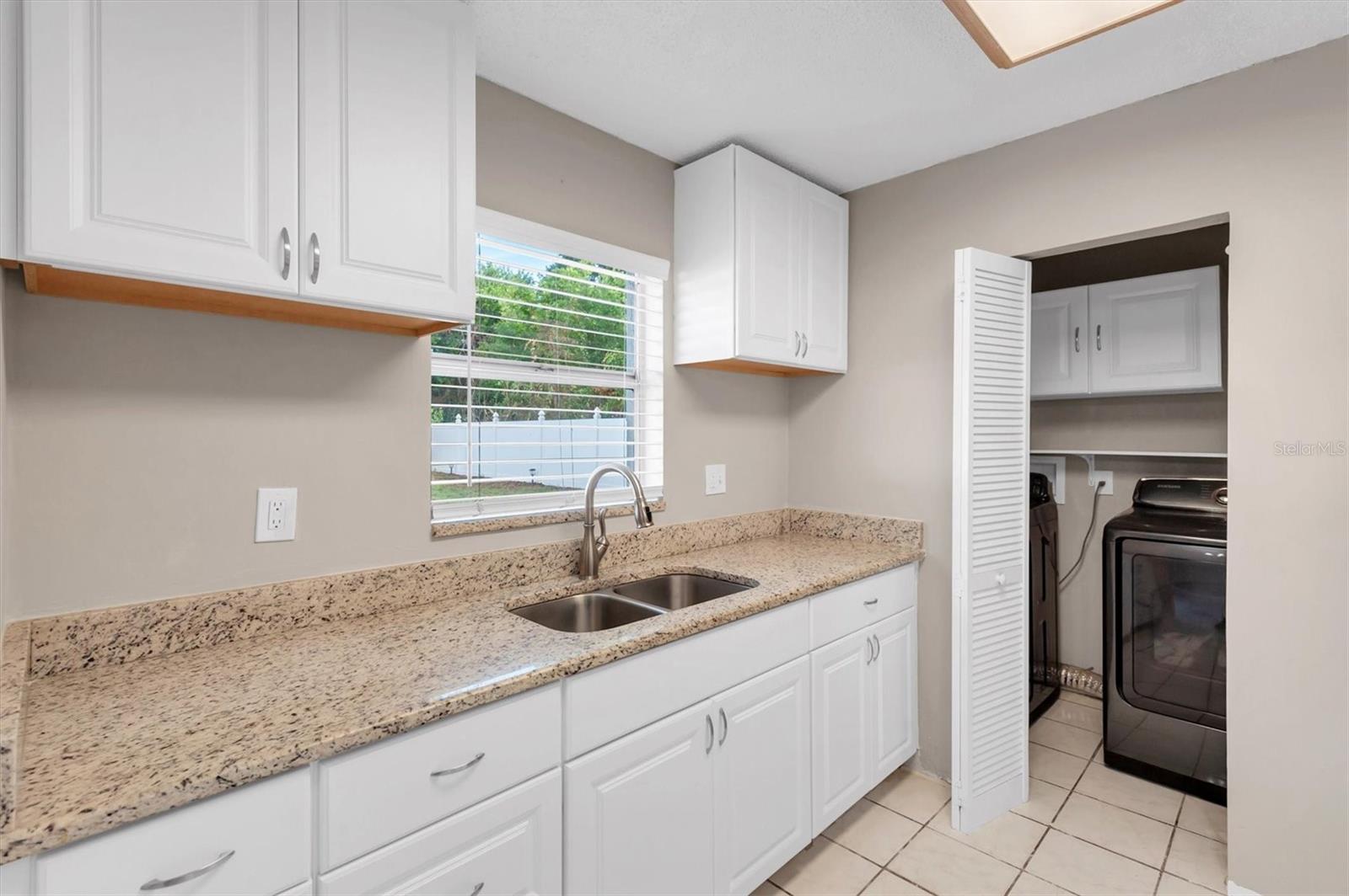 U8225624 Property Photo