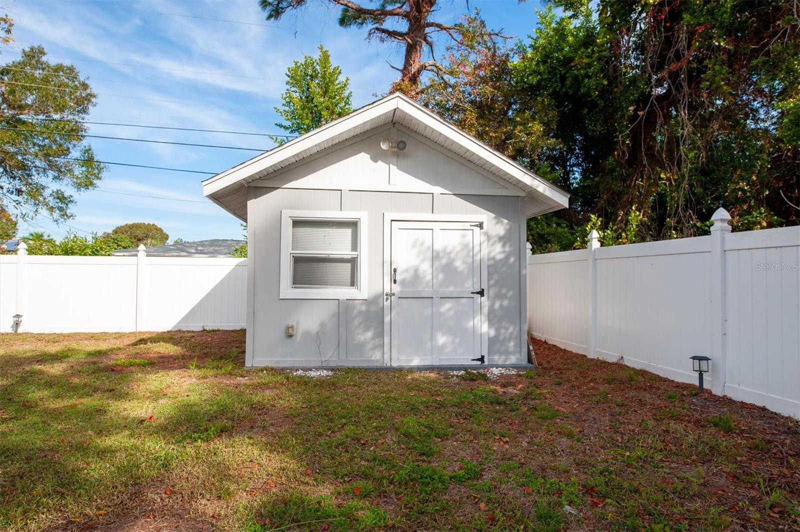 U8225624 Property Photo