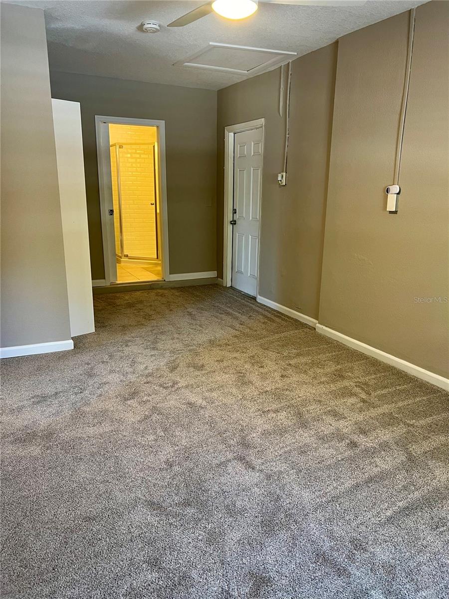U8225624 Property Photo