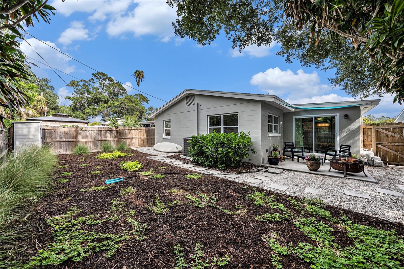 U8226526 Property Photo