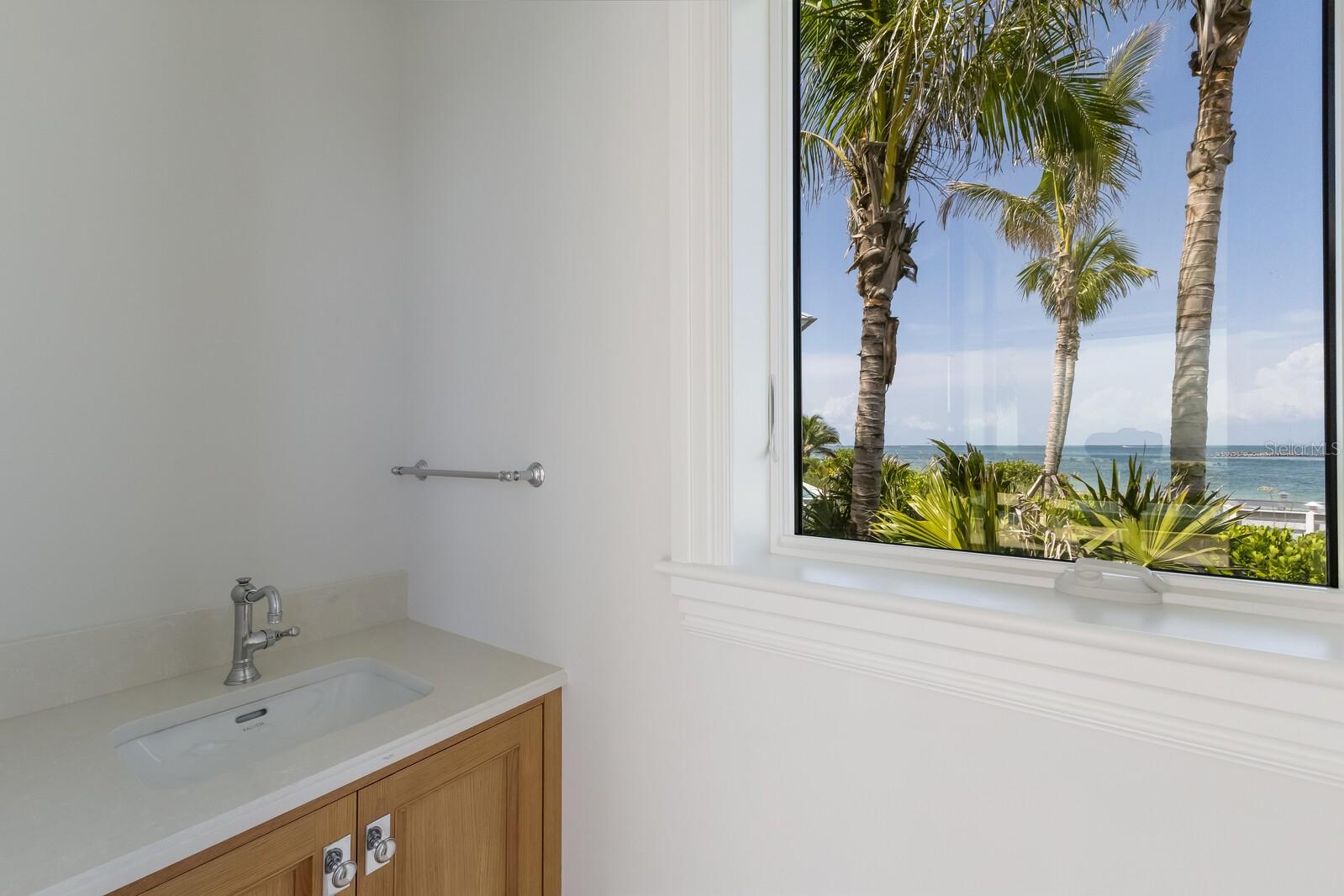 D6134942 Property Photo