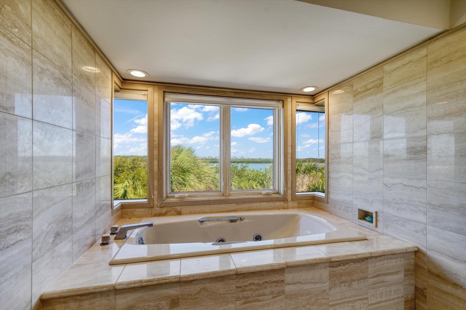 U8231430 Property Photo