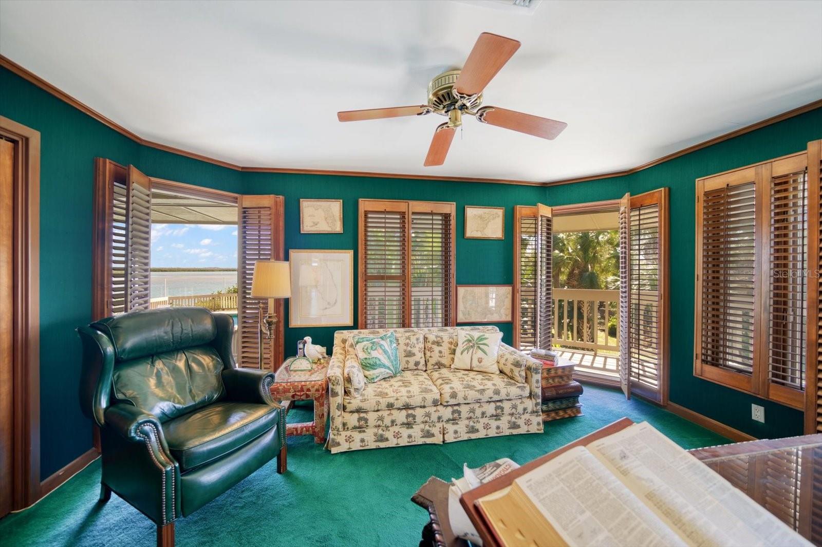 U8231430 Property Photo