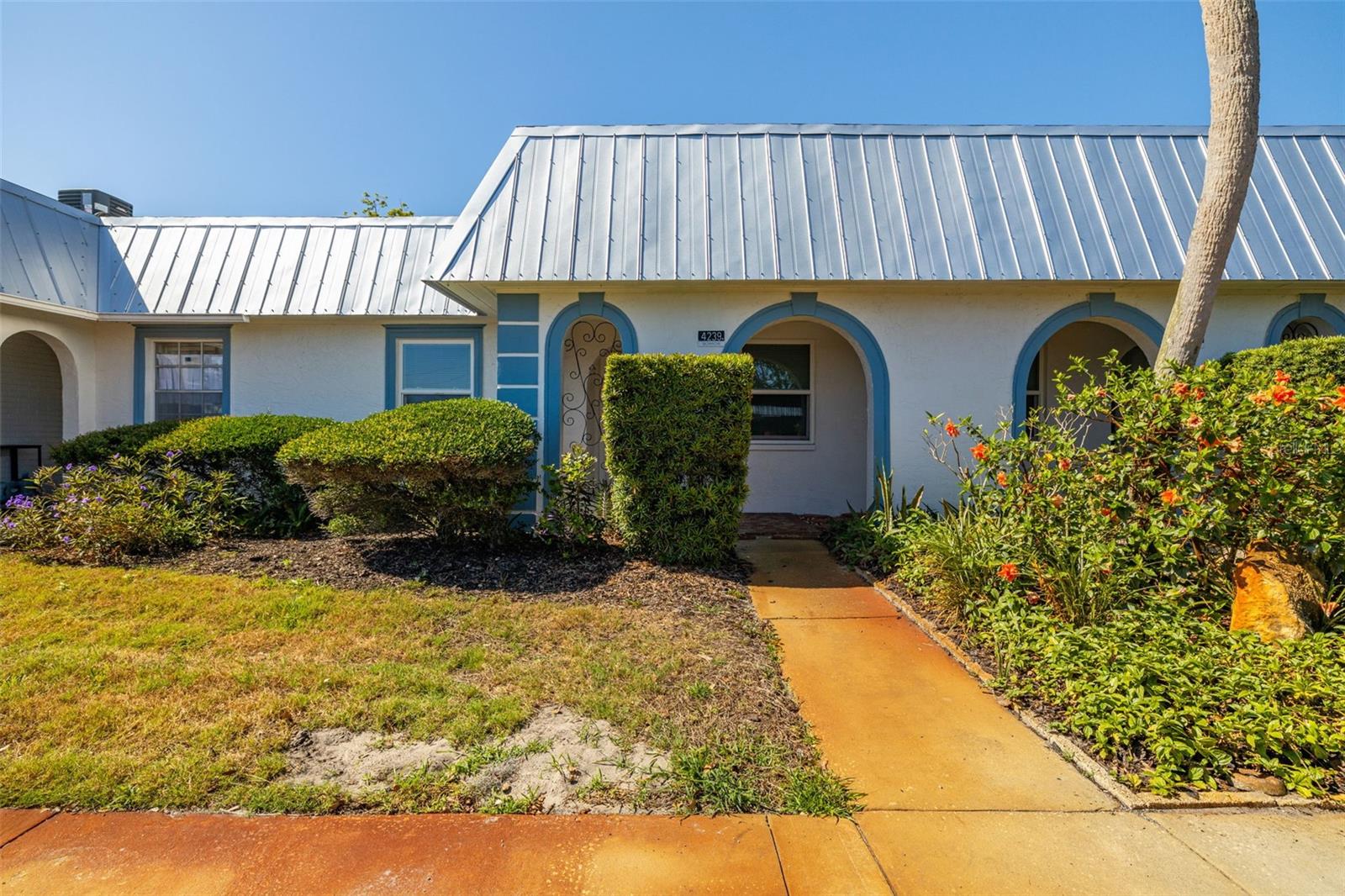 MLS# U8243987 Property Photo