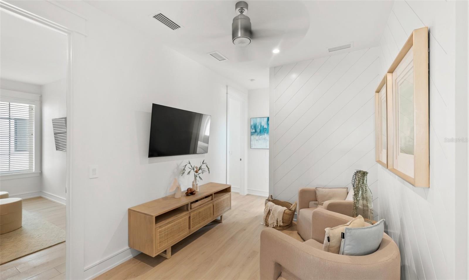 A4612343 Property Photo