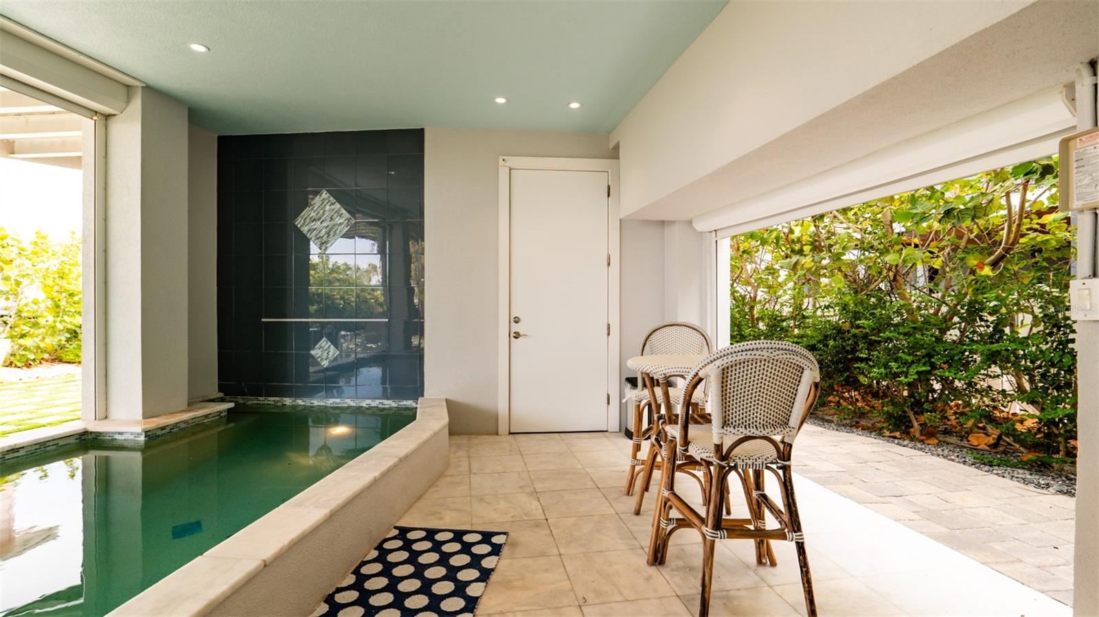 A4615677 Property Photo