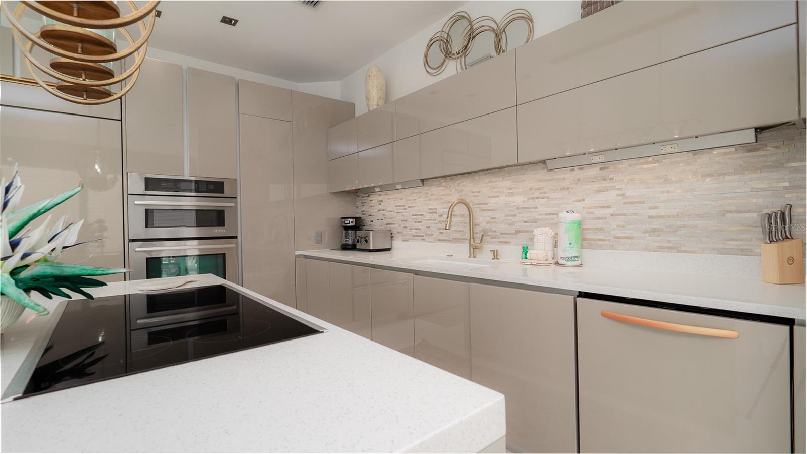 A4615677 Property Photo