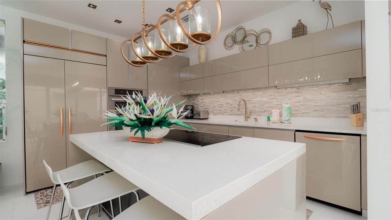A4615677 Property Photo