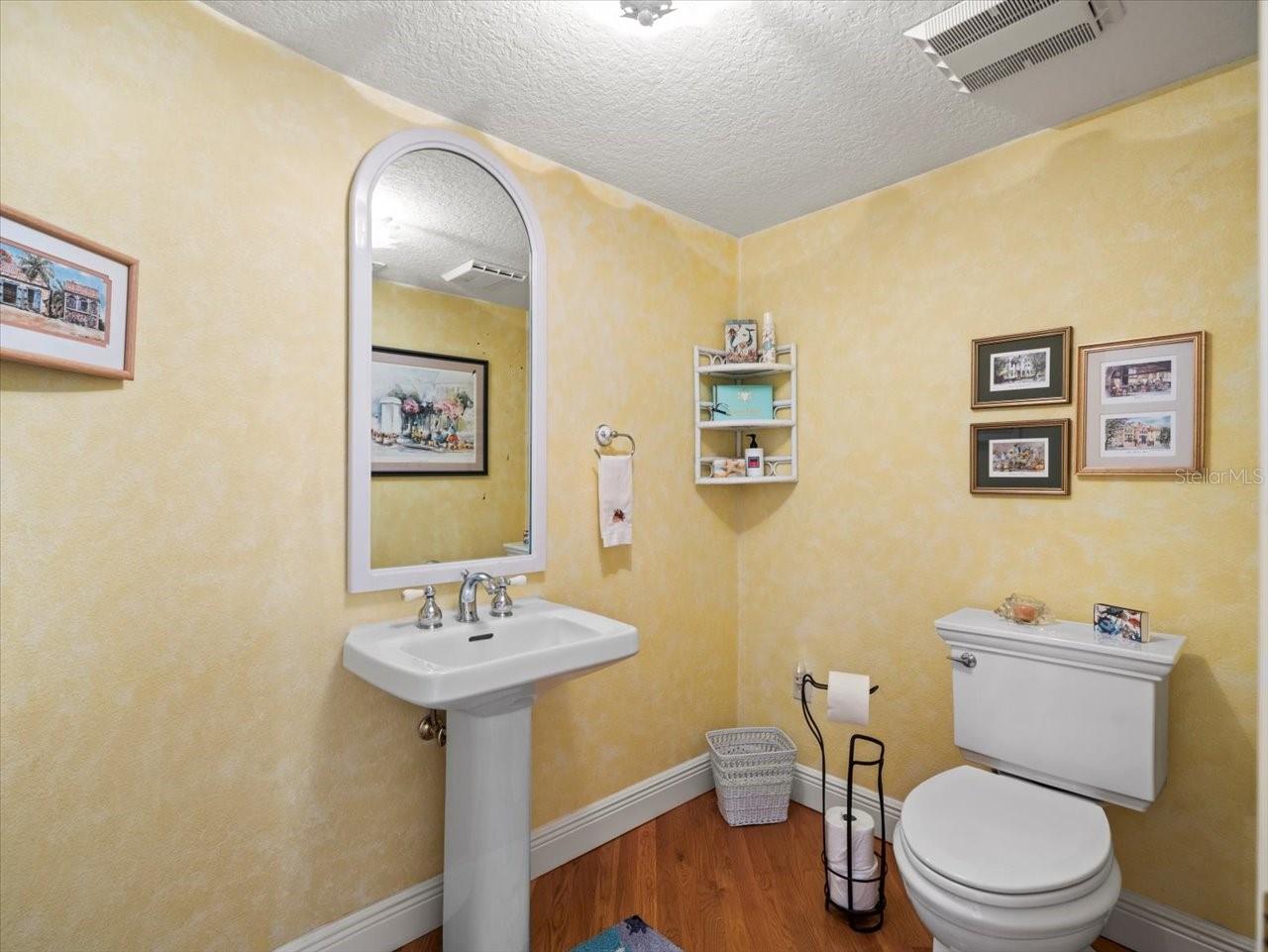 U8251980 Property Photo