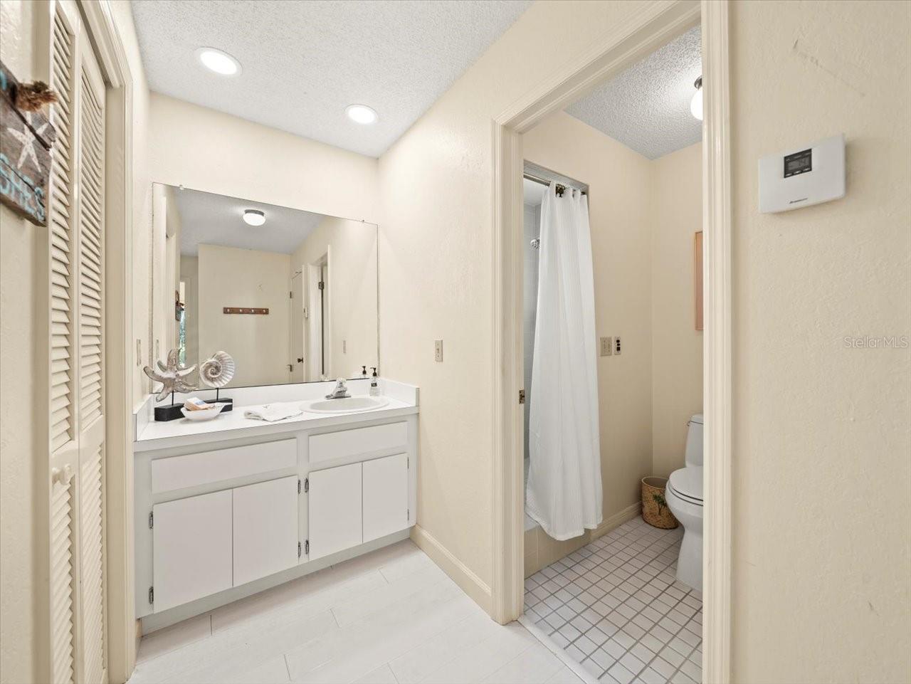 U8252027 Property Photo