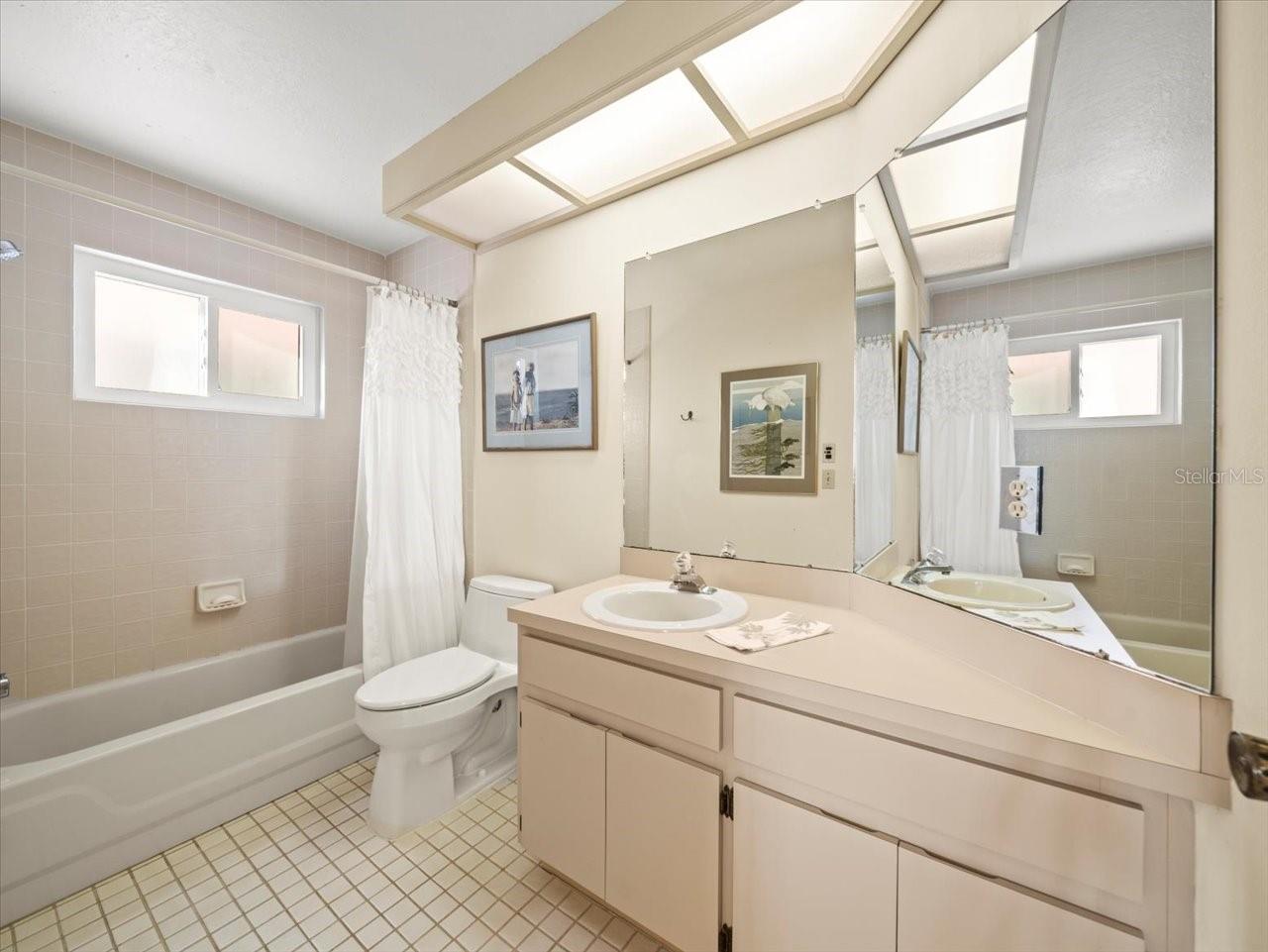 U8252027 Property Photo