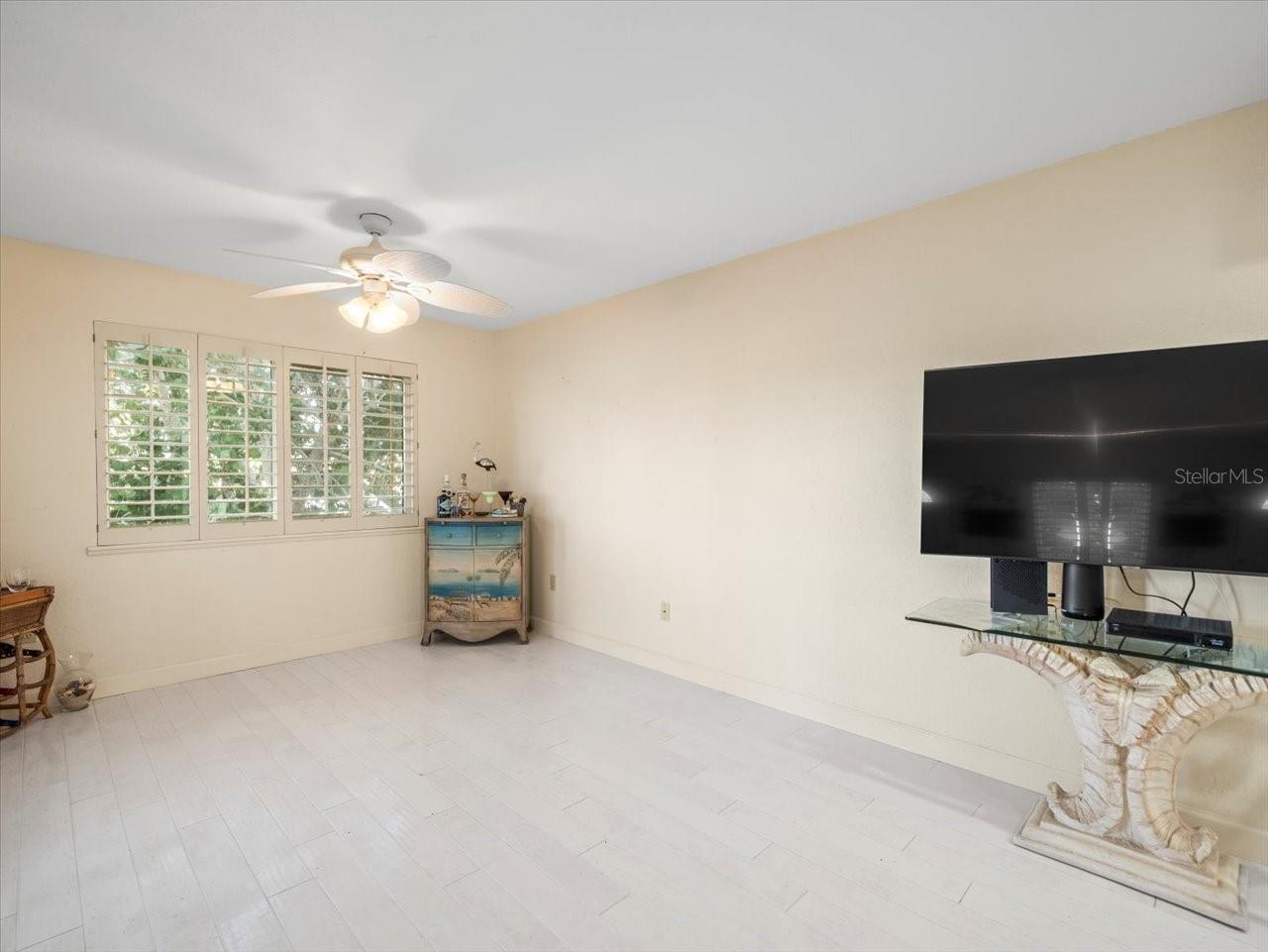 U8252027 Property Photo