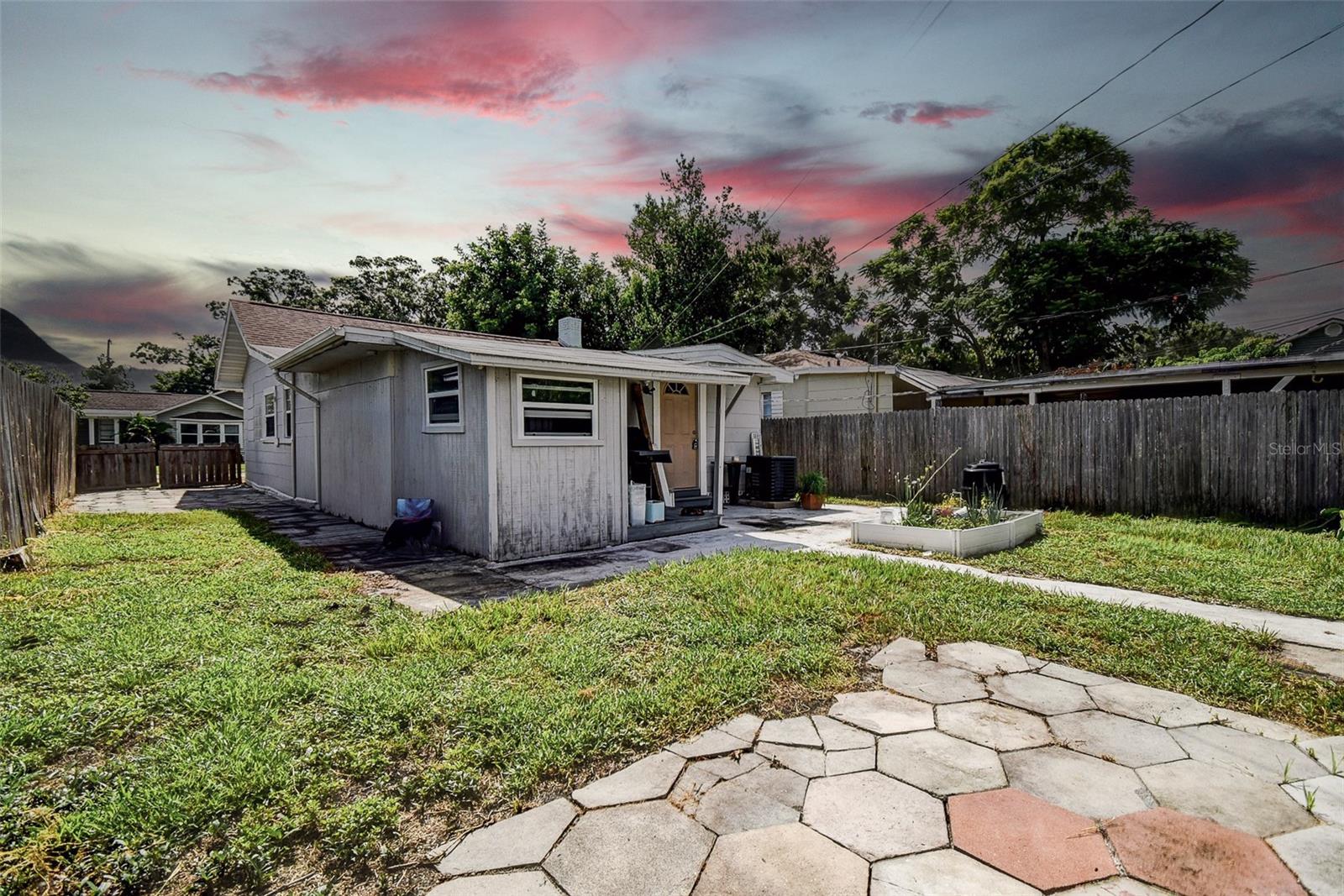 U8253716 Property Photo