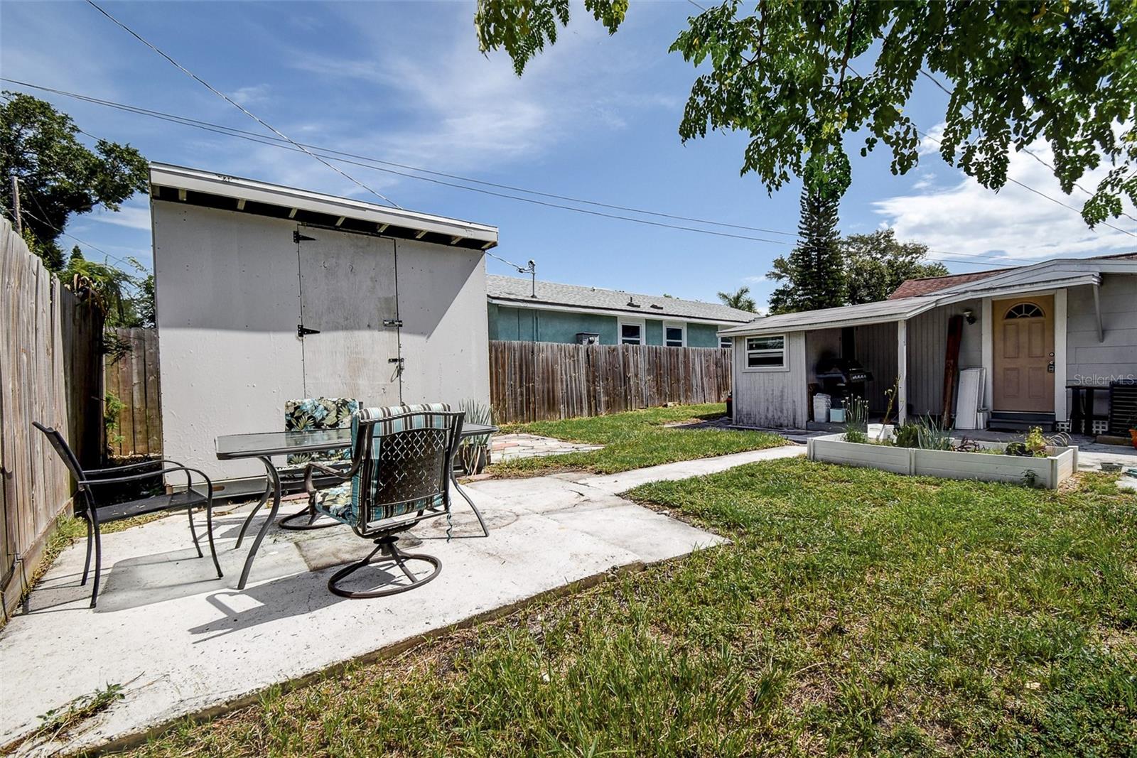 U8253716 Property Photo