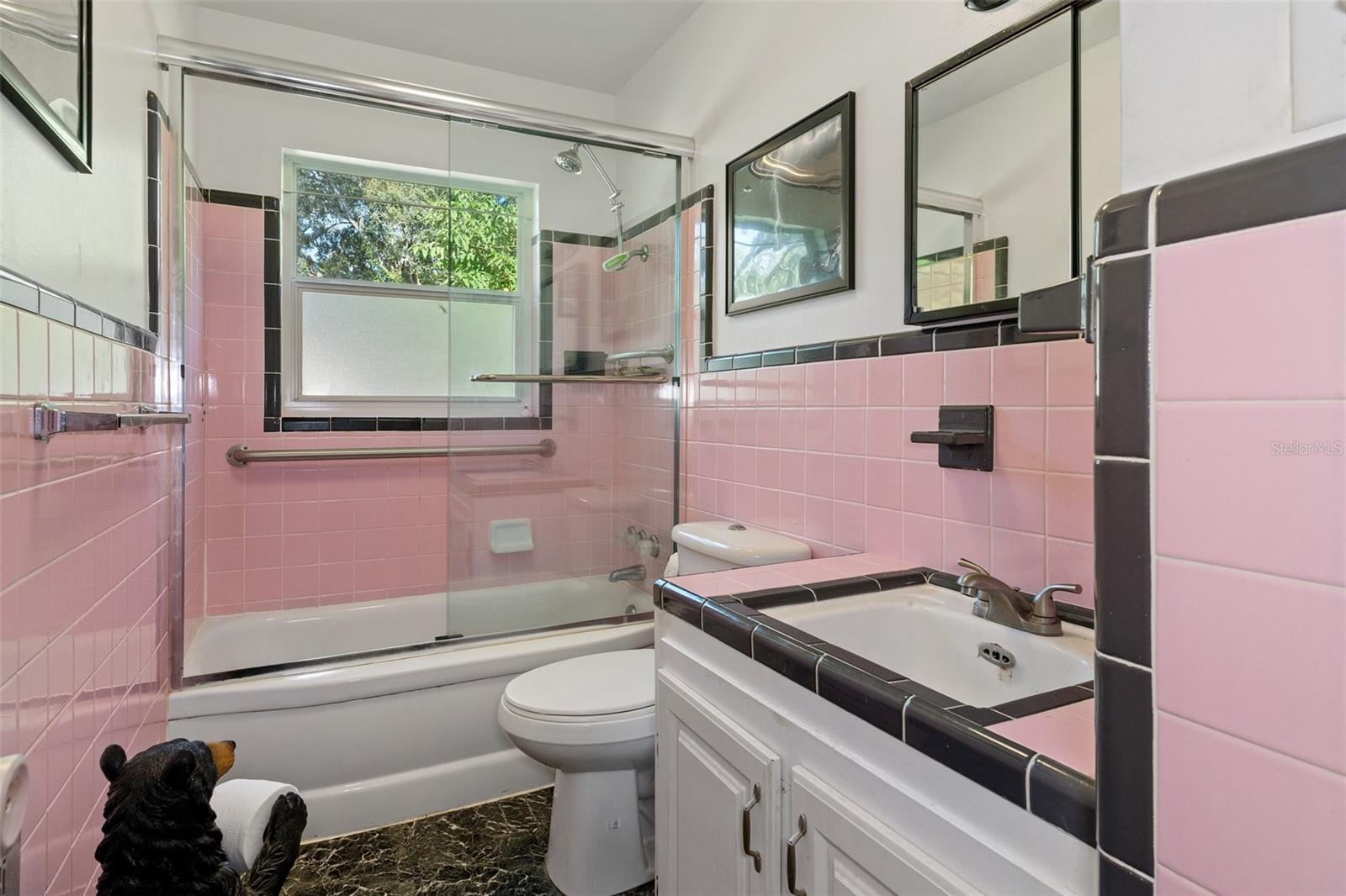 W7867736 Property Photo