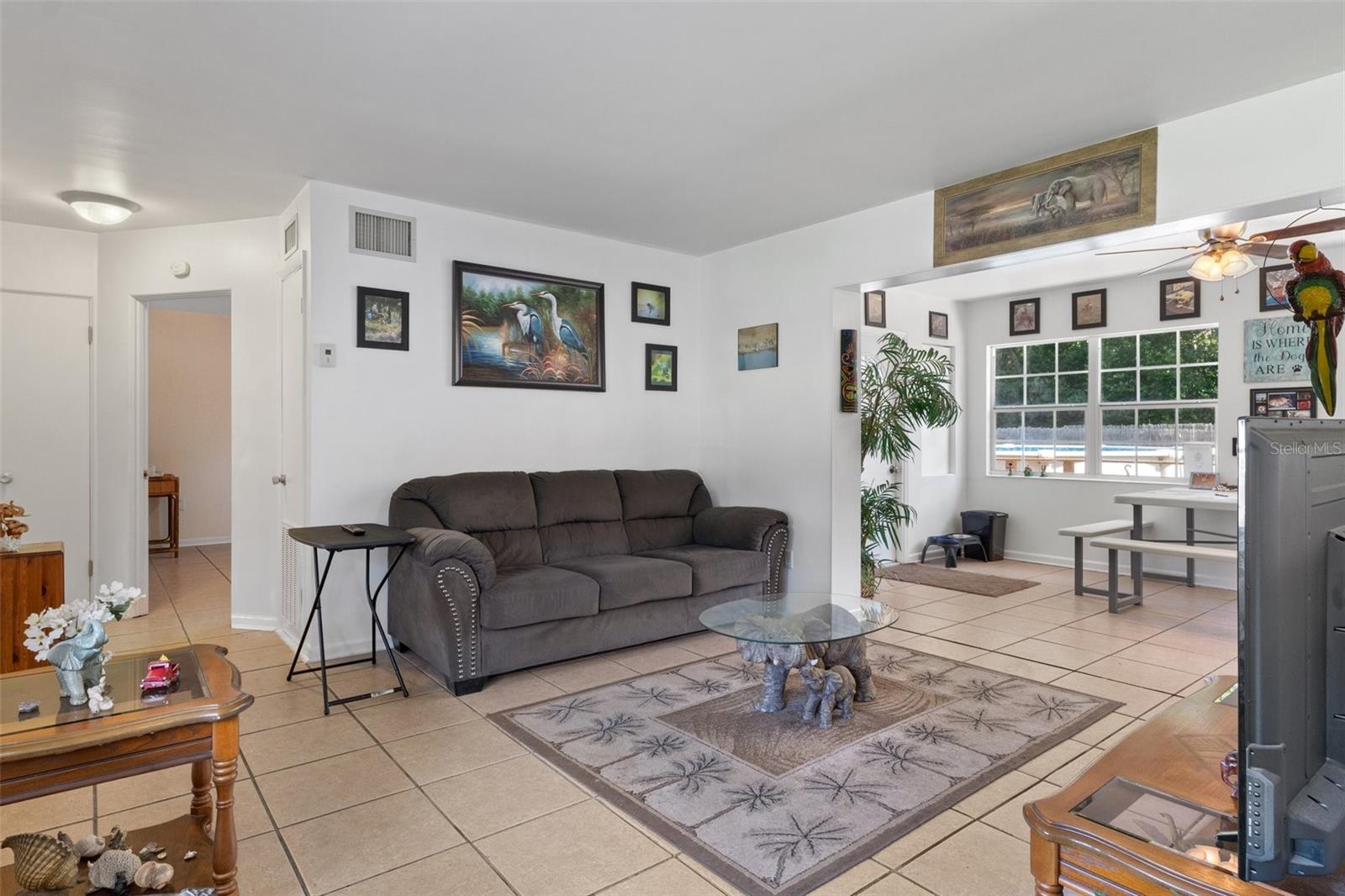 W7867736 Property Photo