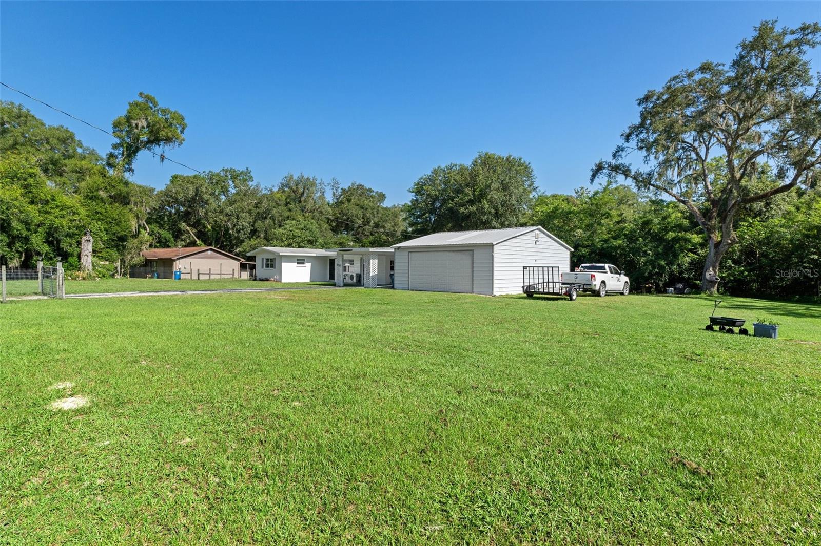 W7867736 Property Photo