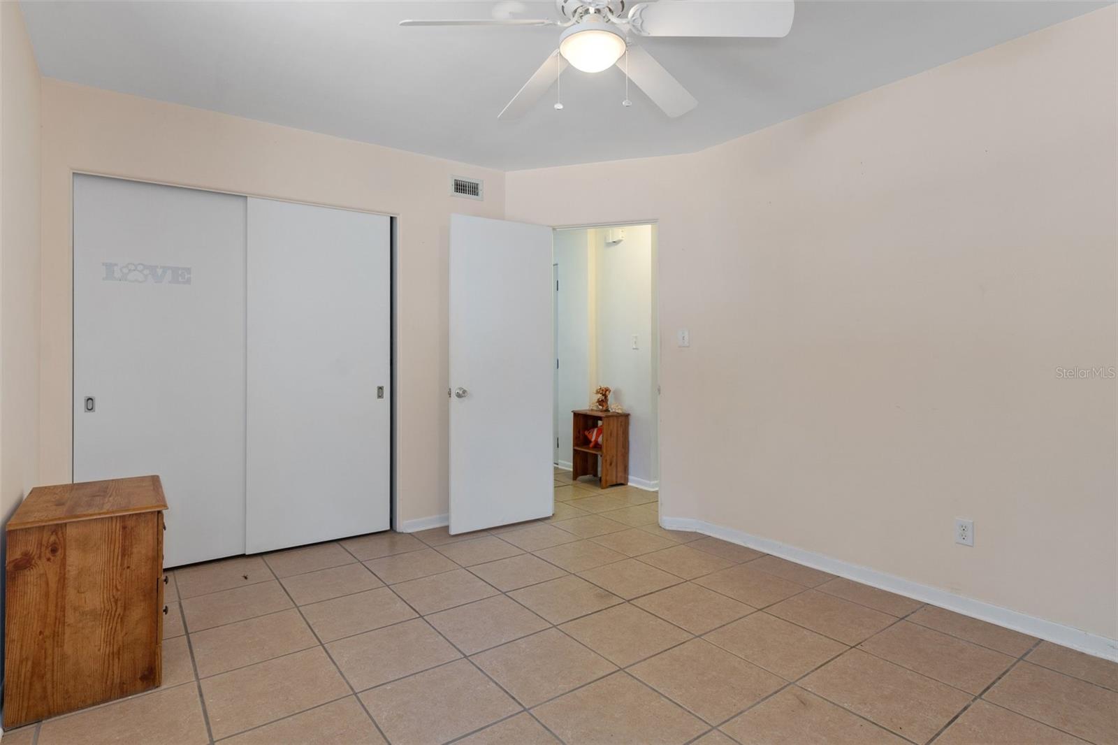 W7867736 Property Photo