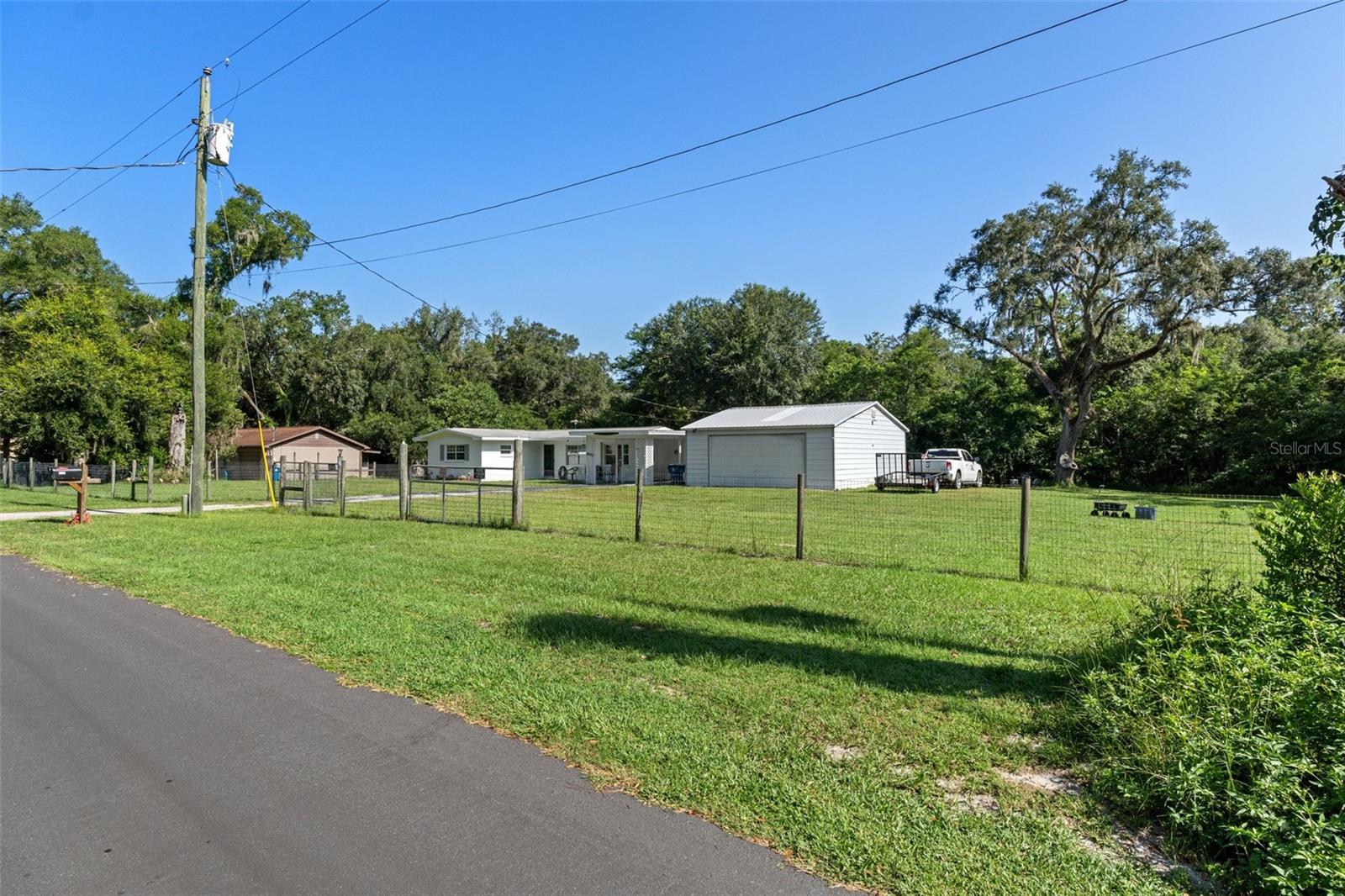 W7867736 Property Photo