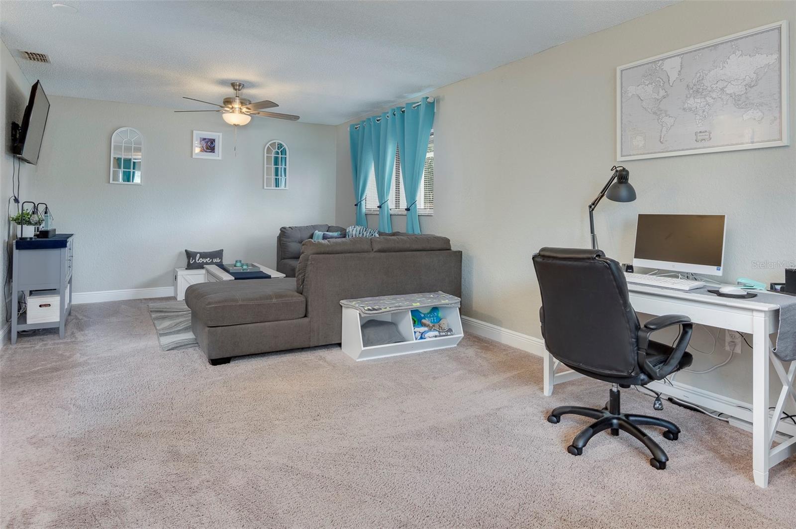 U8255230 Property Photo