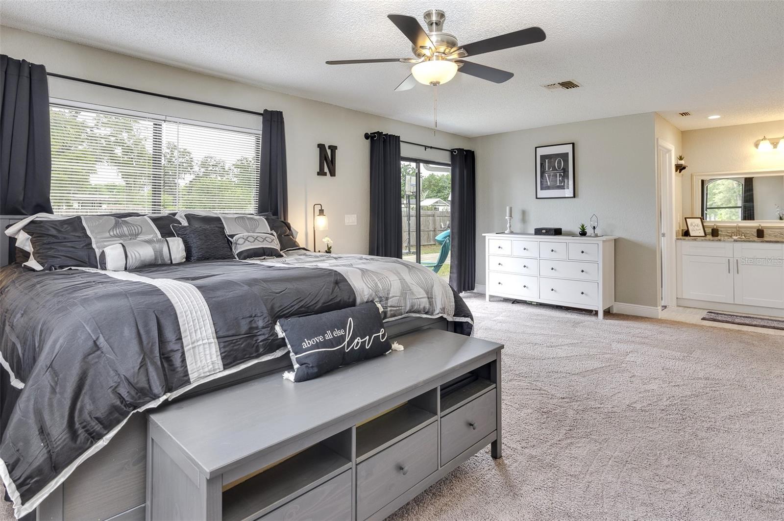 U8255230 Property Photo