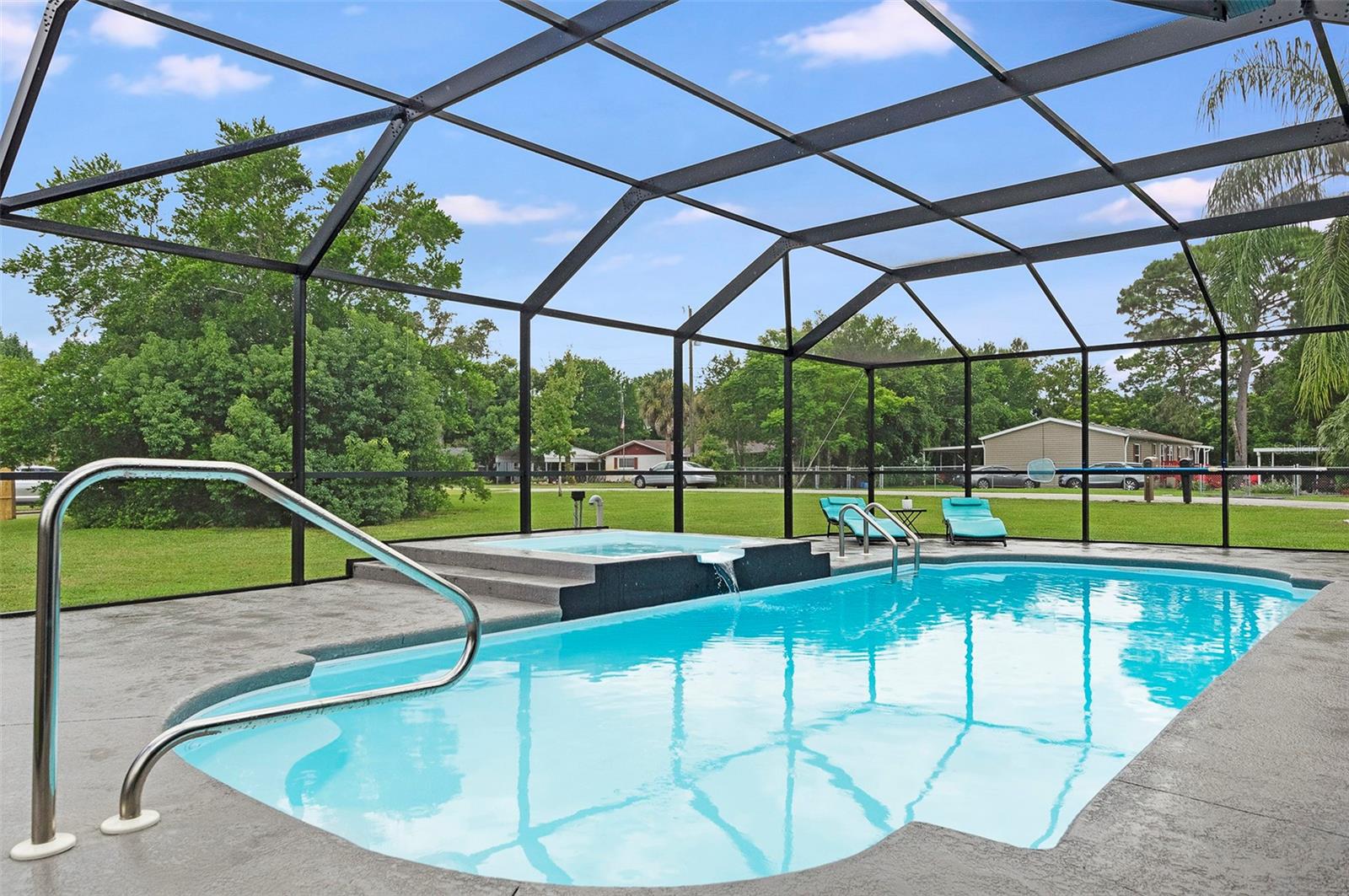 U8255230 Property Photo