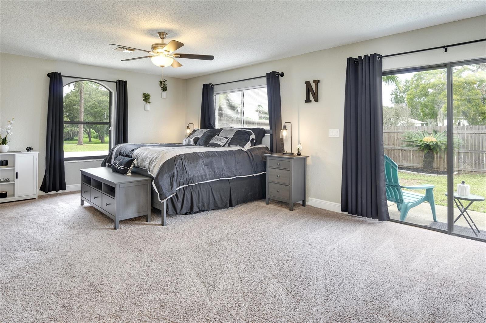 U8255230 Property Photo