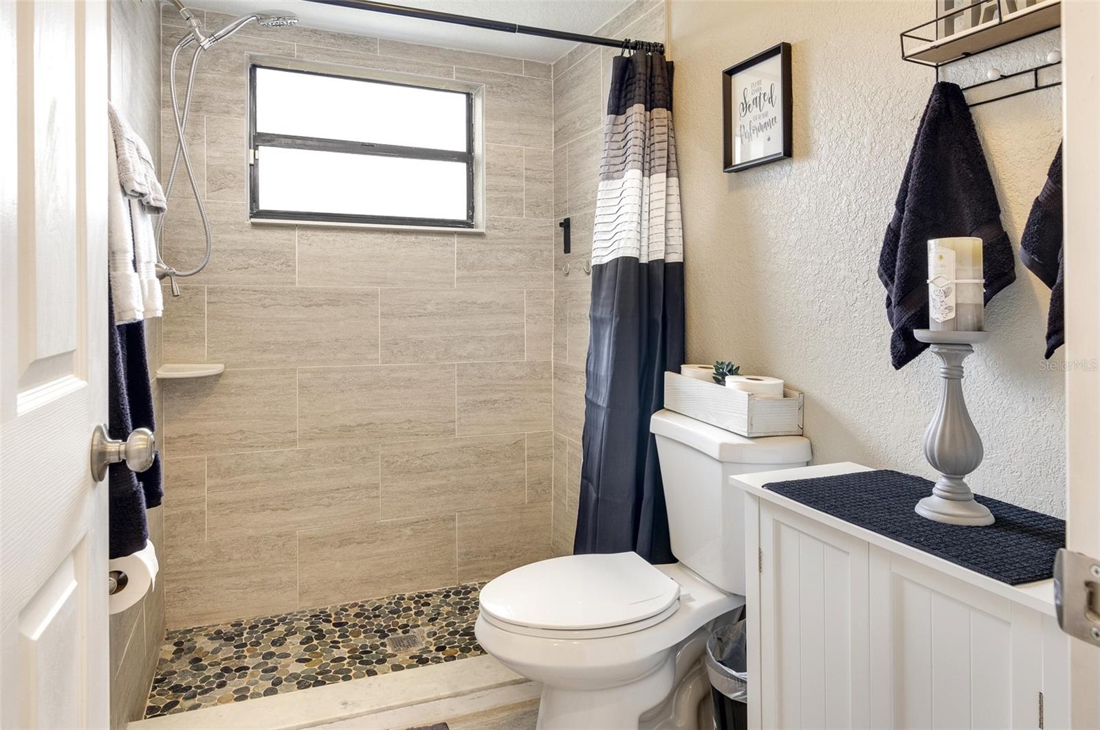 U8255230 Property Photo