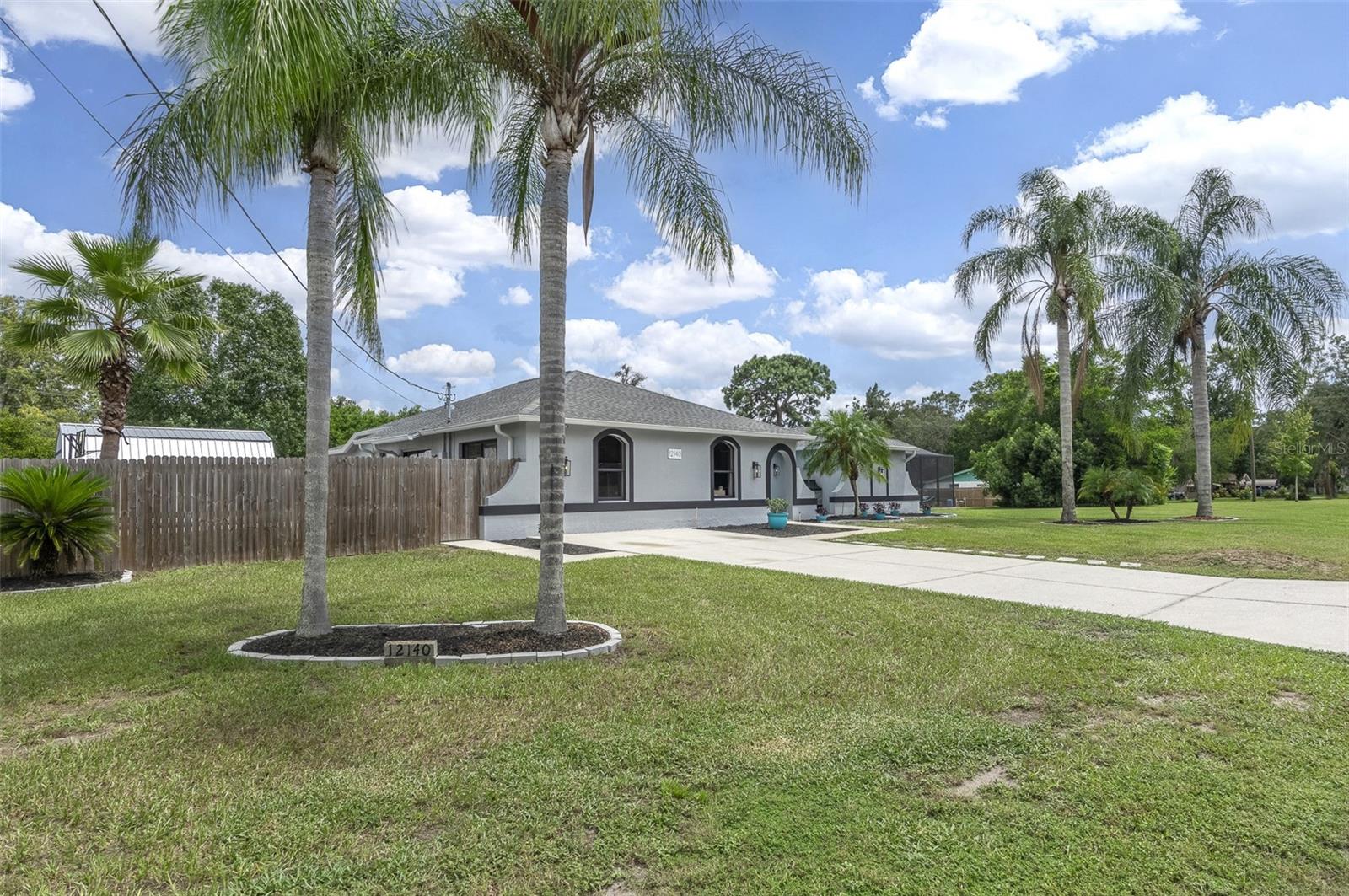 U8255230 Property Photo