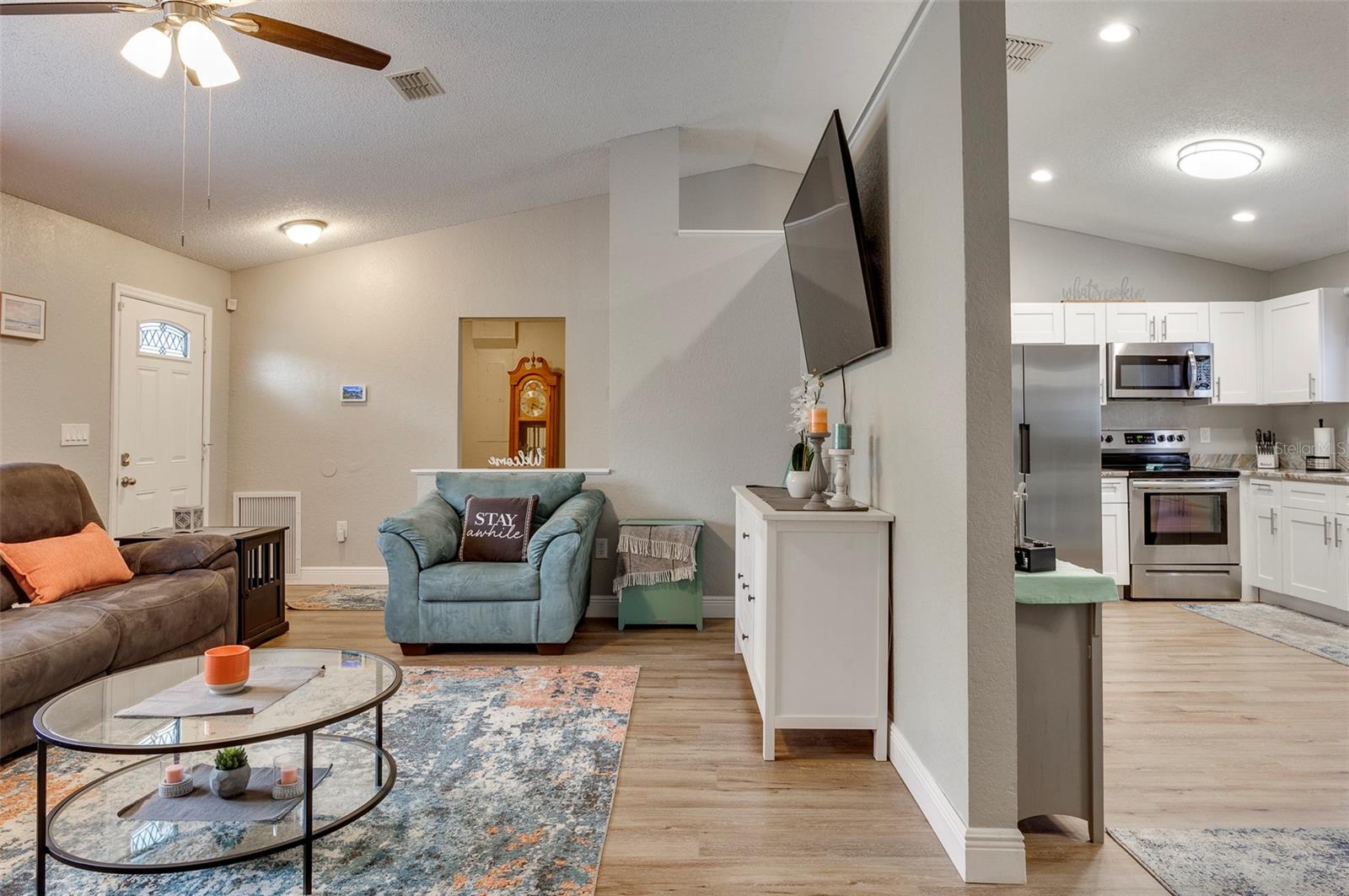 U8255230 Property Photo