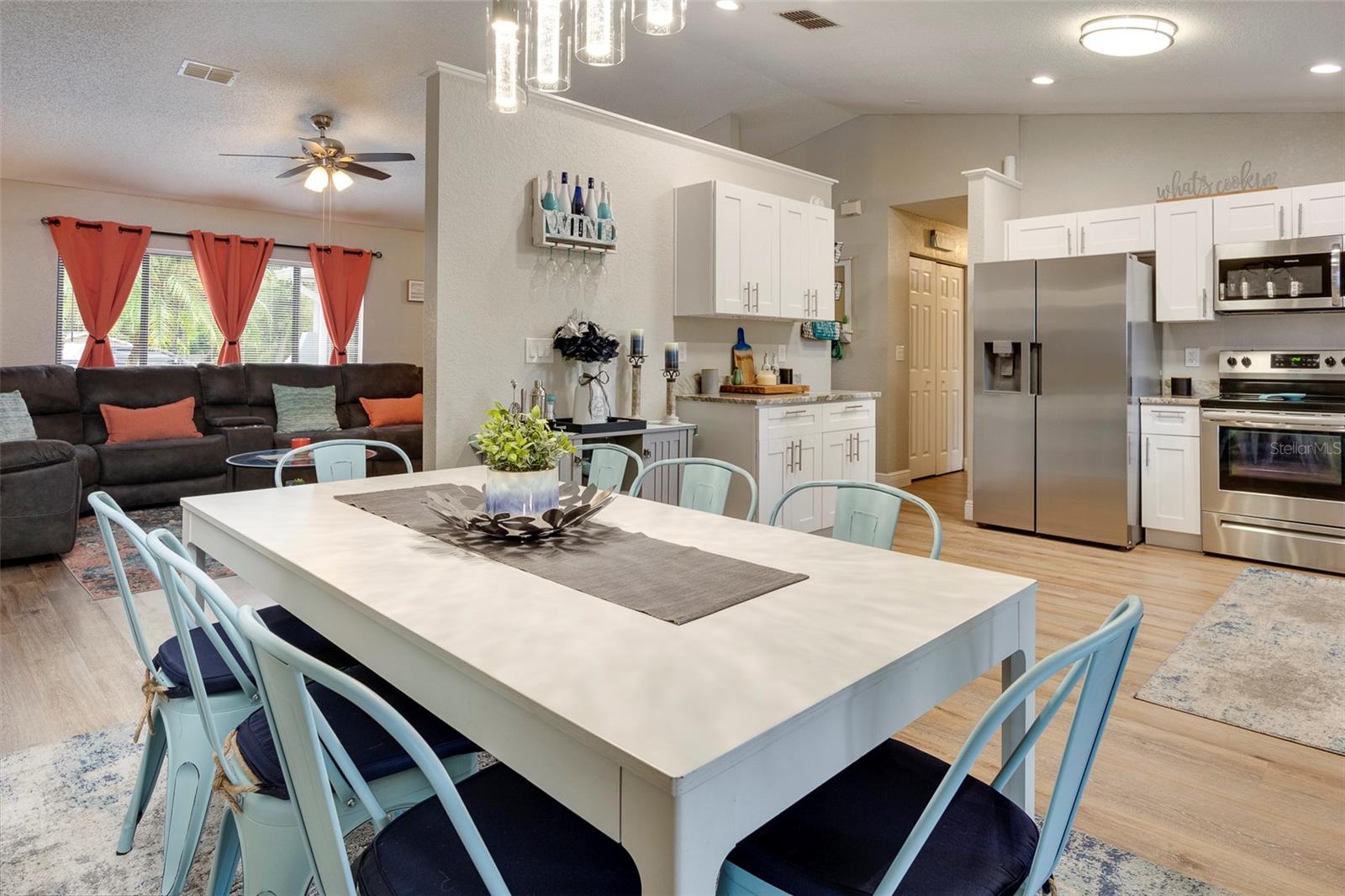 U8255230 Property Photo