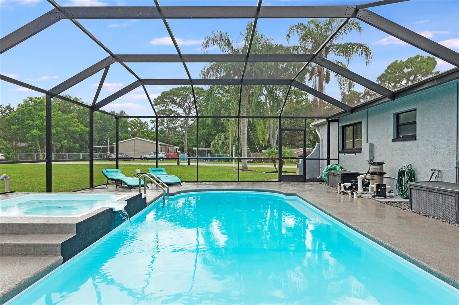 U8255230 Property Photo