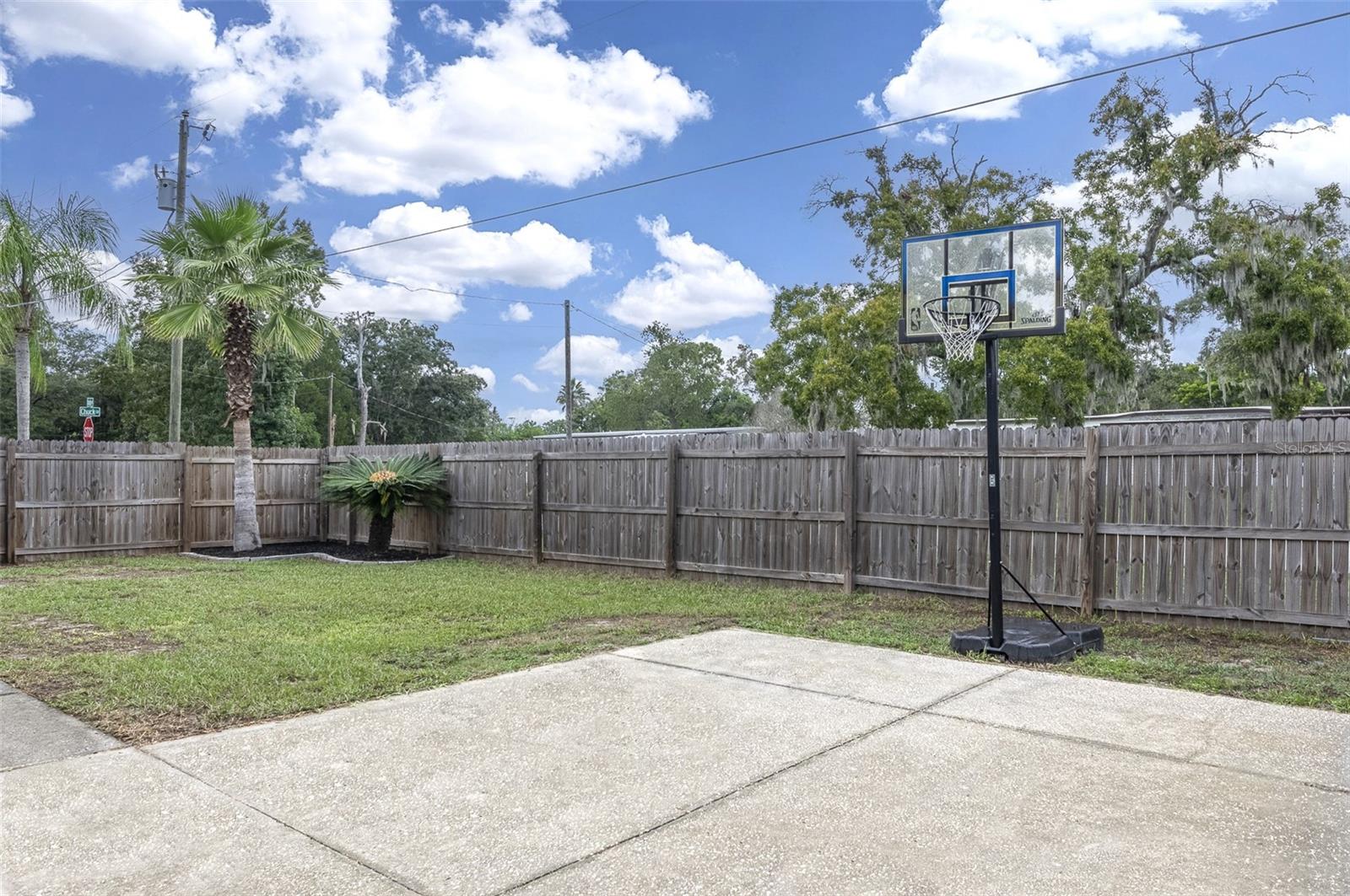 U8255230 Property Photo
