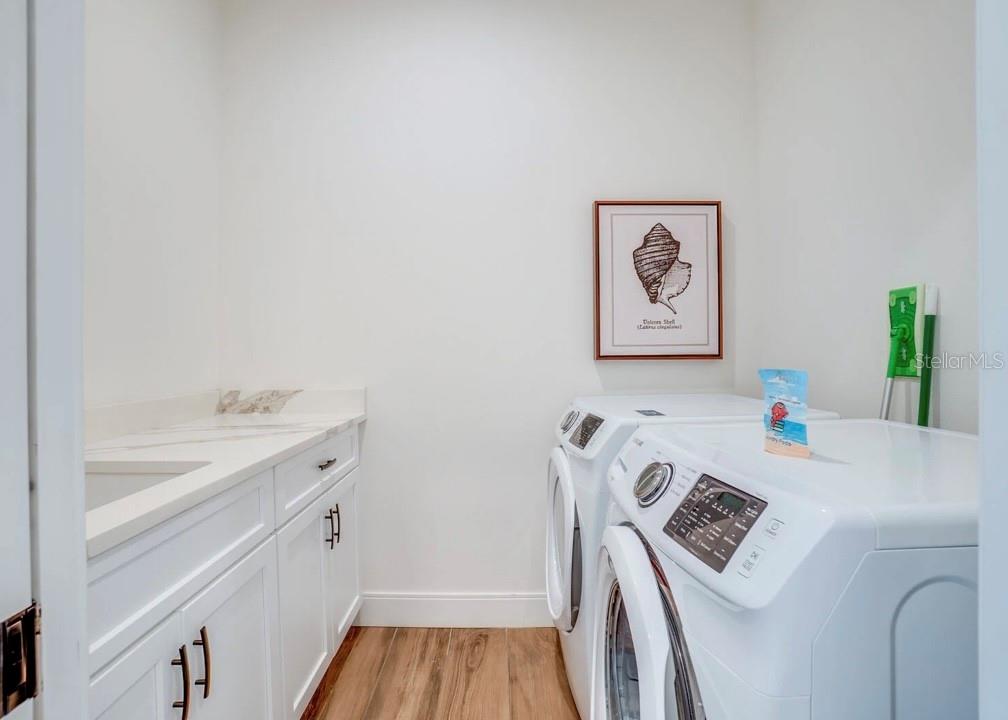 A4633389 Property Photo