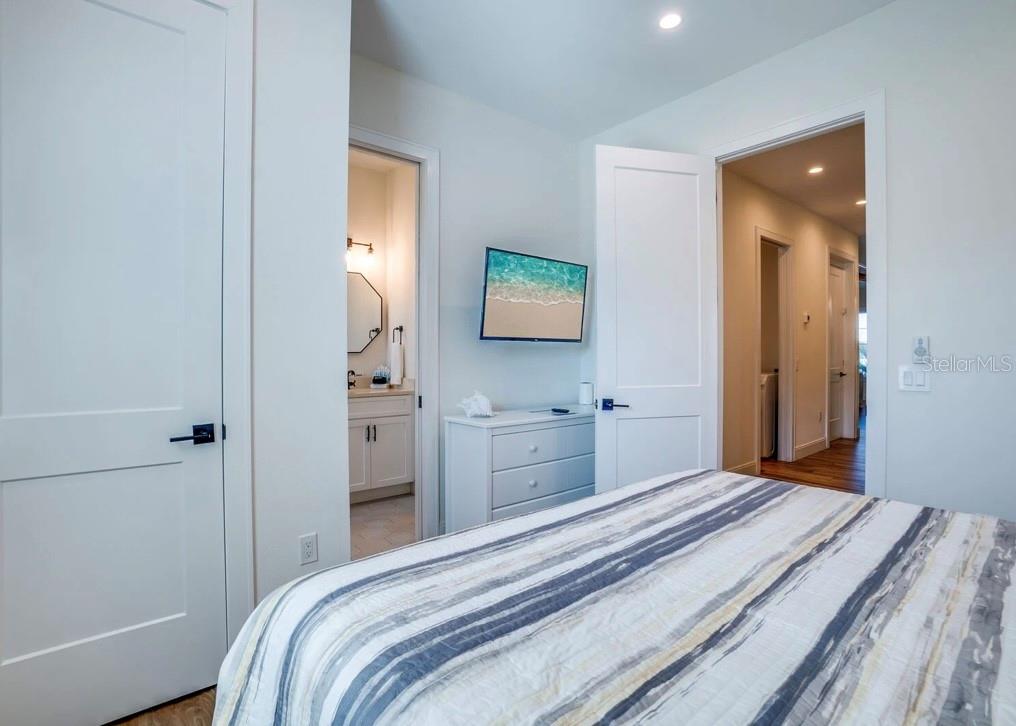 A4633389 Property Photo