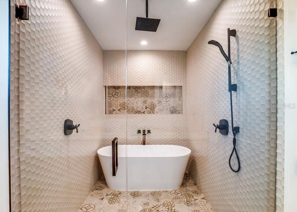 A4633389 Property Photo