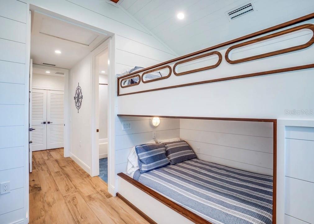 A4633389 Property Photo