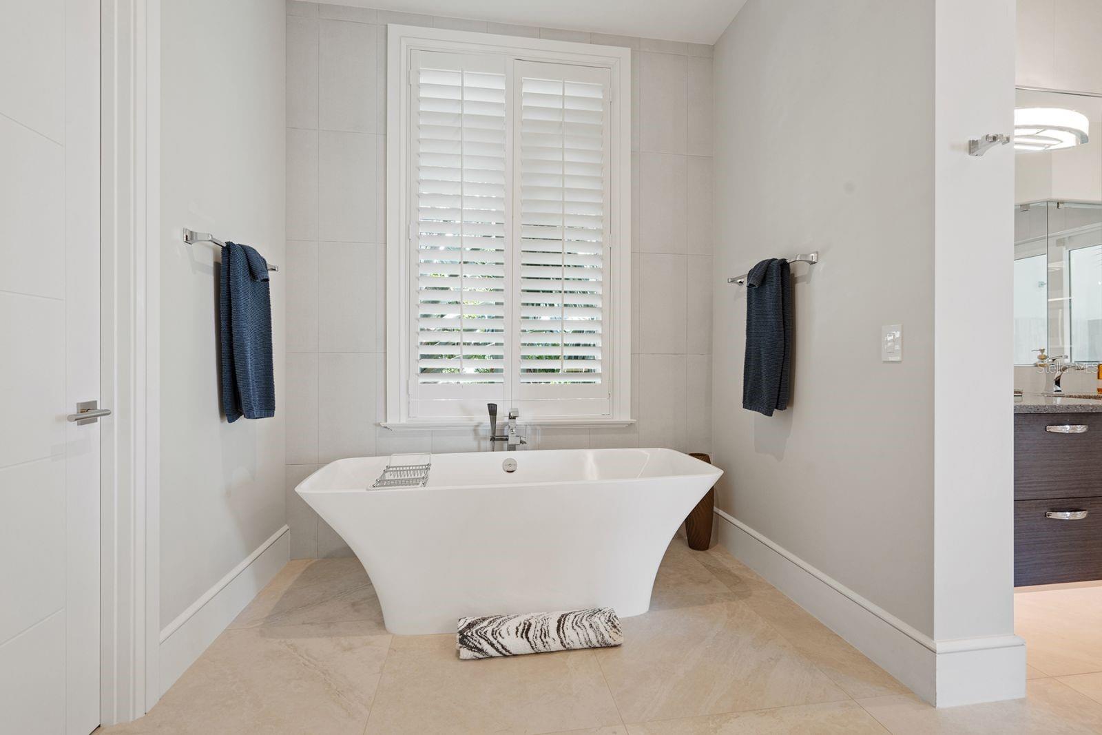 A4633484 Property Photo