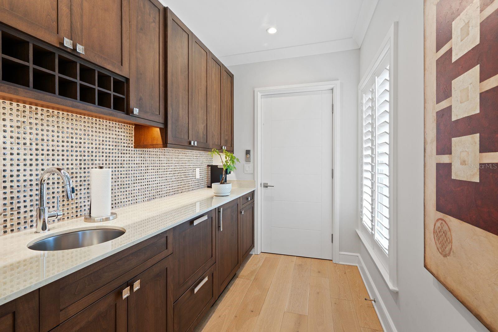 A4633484 Property Photo