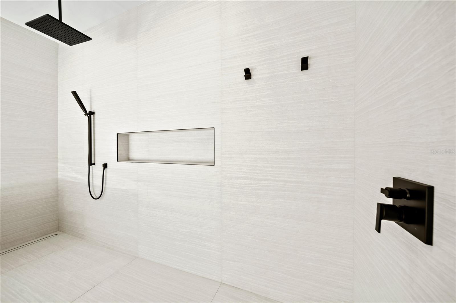 A4635010 Property Photo