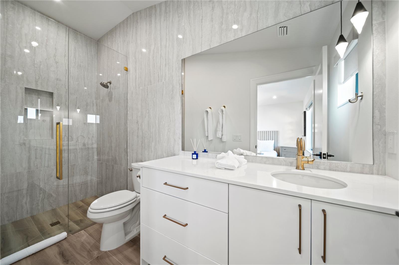 A4635010 Property Photo